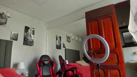 Isabella Nowa online show from January 31, 8:29 pm