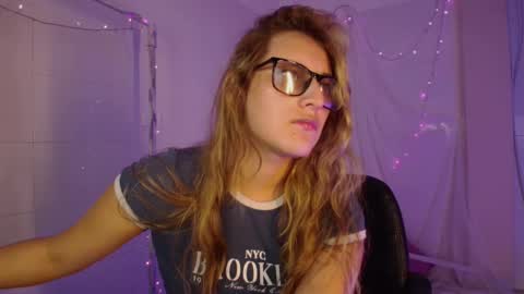 Isabella Rros online show from February 9, 11:29 pm