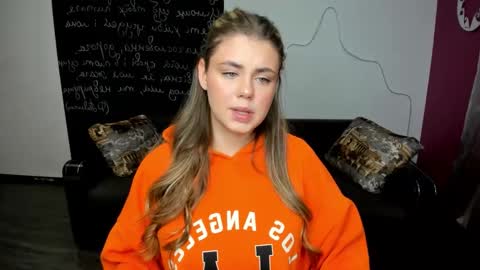 Snapshot of isabellabler chatting on October 21, 11:58 am isabellabler online show from October 21, 11:58 am