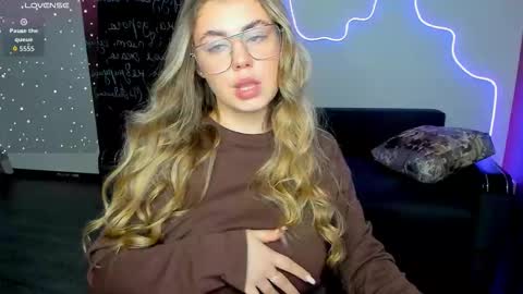 isabellabler online show from November 16, 6:59 am