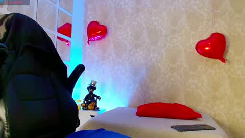 isabella online show from April 22, 1:41 pm