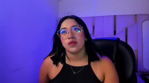 isabellrodriguez18 online show from May 12, 3:15 am