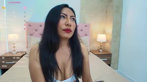 Isis Choi online show from March 7, 7:43 pm