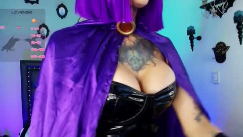 Isis Raichu online show from January 6, 7:17 pm