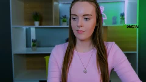 isla_dior online show from March 23, 7:09 pm