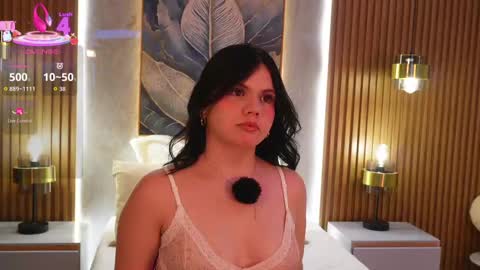 Snapshot of issa_baby_ chatting on September 28, 3:13 am issa baby online show from September 28, 3:13 am