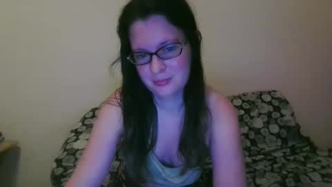 issamayy333 online show from June 3, 6:03 am