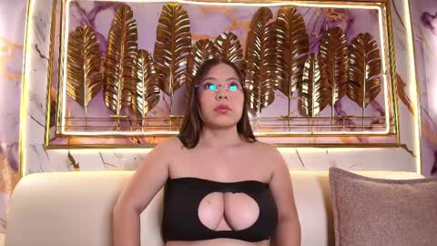 ISSY  online show from April 4, 5:12 pm