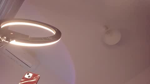 Isabella online show from December 3, 1:02 pm