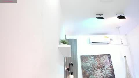 ivania_lua online show from May 1, 11:35 am