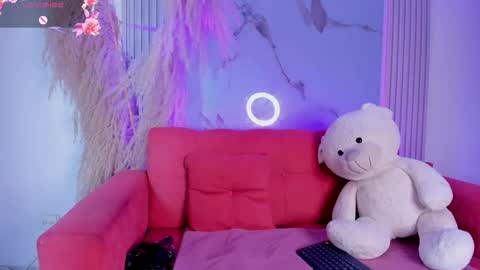 ivonymiller online show from November 17, 9:48 pm