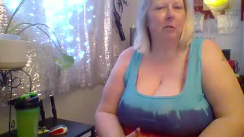 ivyjane3522 online show from July 12, 1:06 am