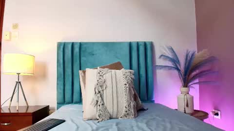 IvyJhonss online show from November 8, 1:27 pm