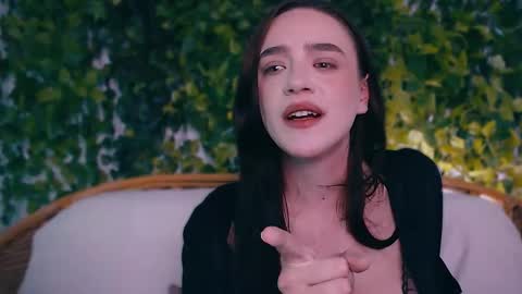 Miss Ivy online show from November 22, 8:11 pm