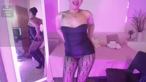 ivyshine7 online show from October 4, 5:02 am