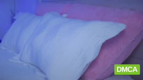 Ivy Swings online show from October 2, 12:10 pm