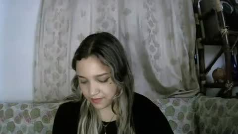 izzy_32 online show from March 31, 6:24 am