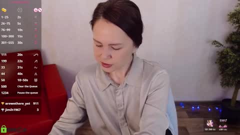 Queen of nylon  Victoria online show from February 23, 5:41 am