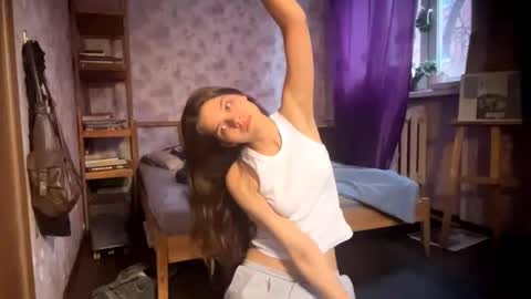 Sarah online show from February 7, 1:04 pm