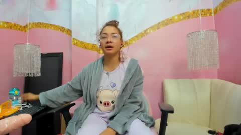 Jadde Greyy  online show from April 19, 12:05 pm