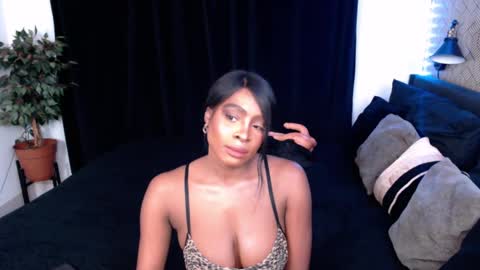 Jade online show from October 3, 5:40 pm