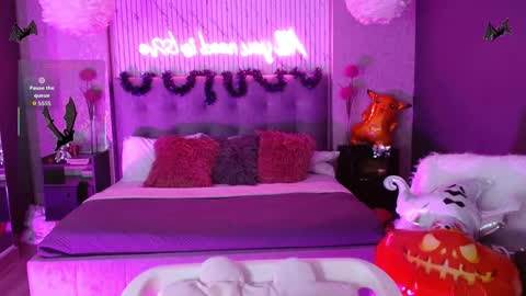 JADE online show from October 16, 9:17 pm