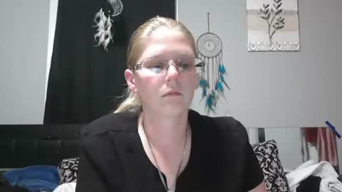 JadeLuv online show from January 8, 2:15 am