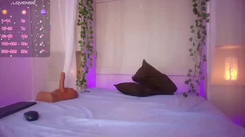 JADE online show from September 9, 8:08 pm