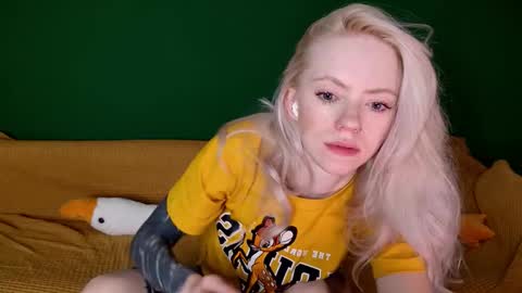 jane_margol1s online show from January 16, 8:38 pm