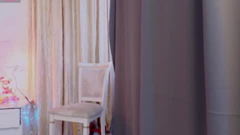 janepuff online show from December 17, 6:50 am