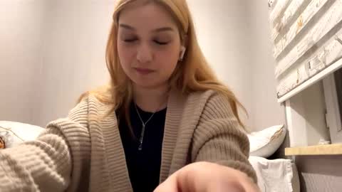 Kiki online show from February 27, 9:25 pm