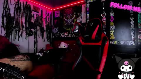 Snapshot of janna_ink chatting on October 2, 1:21 am online show from October 2, 1:21 am