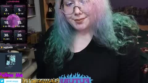 Snapshot of jannet_star chatting on December 11, 1:37 am Jannet online show from December 11, 1:37 am