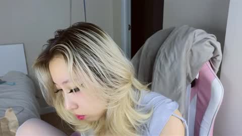 Jasmine online show from April 9, 7:30 pm