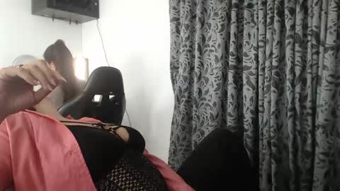 Snapshot of jellyfishhot chatting on February 4, 4:37 am Natalia online show from February 4, 4:37 am