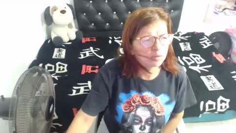 Snapshot of jellyfishhot chatting on October 17, 2:37 am Natalia online show from October 17, 2:37 am