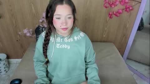 Jenelotizz online show from February 8, 3:32 am