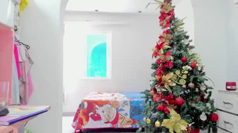 jenn online show from December 11, 6:20 pm