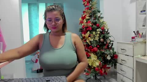jenn online show from December 9, 4:58 pm