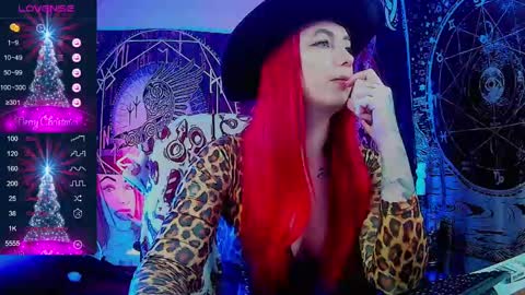 Snapshot of jennalovvee chatting on December 16, 12:37 am Mrs. Jenna online show from December 16, 12:37 am