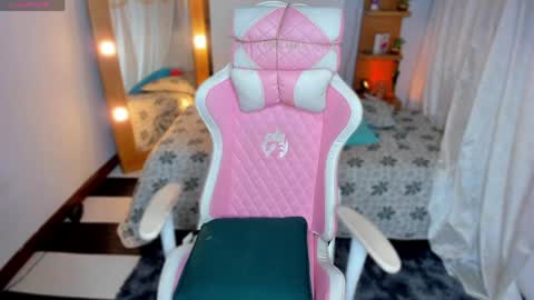 follow me in me  IG jenndy971 online show from April 17, 4:03 am