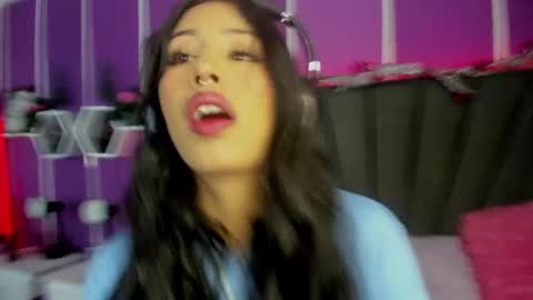 Jenner online show from December 31, 3:34 am