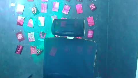 Jennifer online show from March 23, 6:52 am