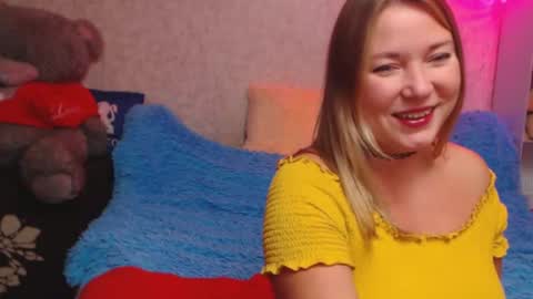 Snapshot of jenny_oliviawow chatting on October 8, 4:22 pm  All the most interesting in private.  my room for my smile  online show from October 8, 4:22 pm