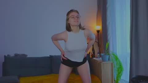  JessieVibes online show from April 14, 1:33 pm