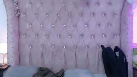 Jessica  online show from April 19, 2:33 am