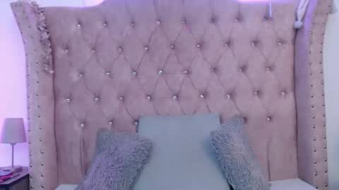 Jessica  online show from October 22, 7:52 pm