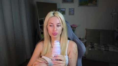 Snapshot of jessica_hanson chatting on January 28, 7:11 am Jessy online show from January 28, 7:11 am