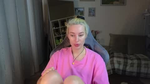 Snapshot of jessica_hanson chatting on February 4, 8:24 am Jessy online show from February 4, 8:24 am