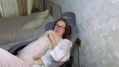 Snapshot of jessica_hanson chatting on October 14, 6:49 am Jessy online show from October 14, 6:49 am